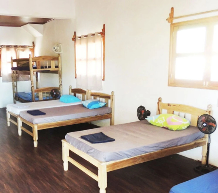Badaboom Hostal & Surf