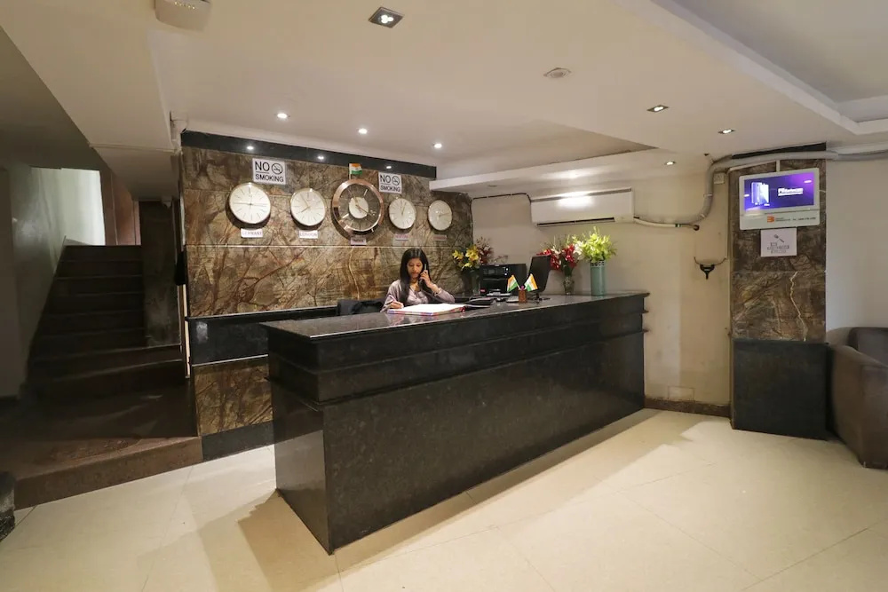OYO 49069 A Suites