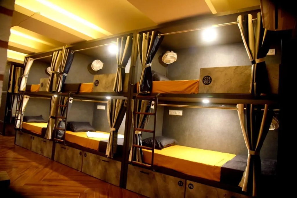 Charyana Hotel AC Dormitory