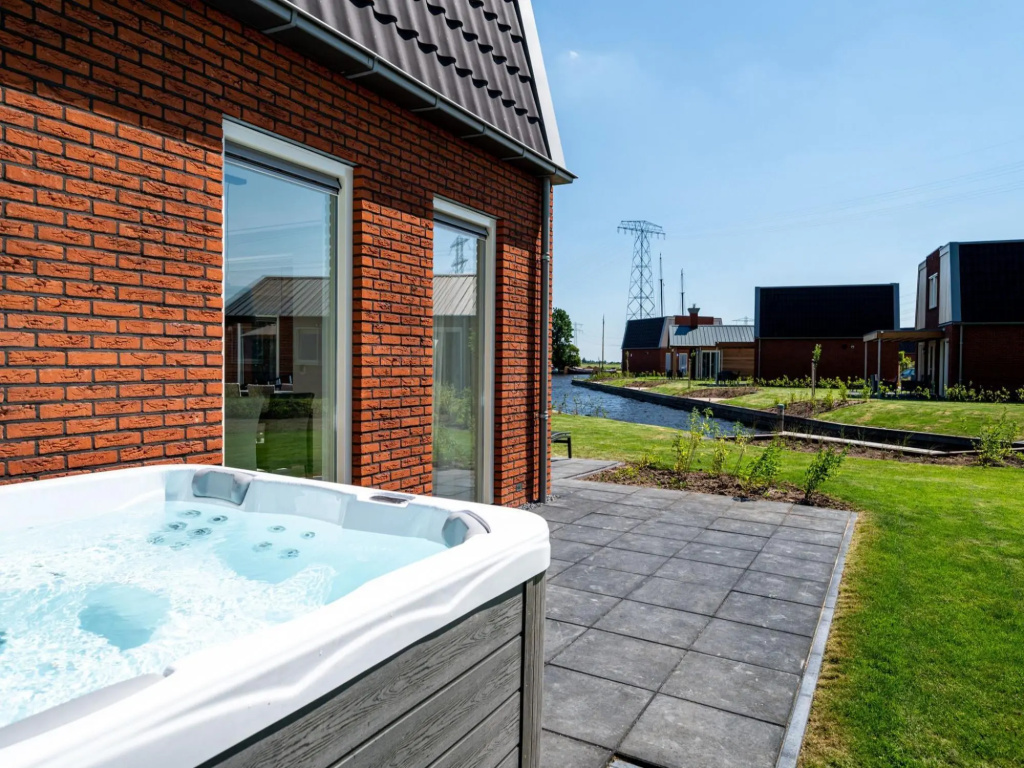 Spacious Holiday Home With Outdoor spa