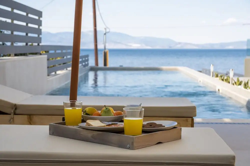 Theros Suites
