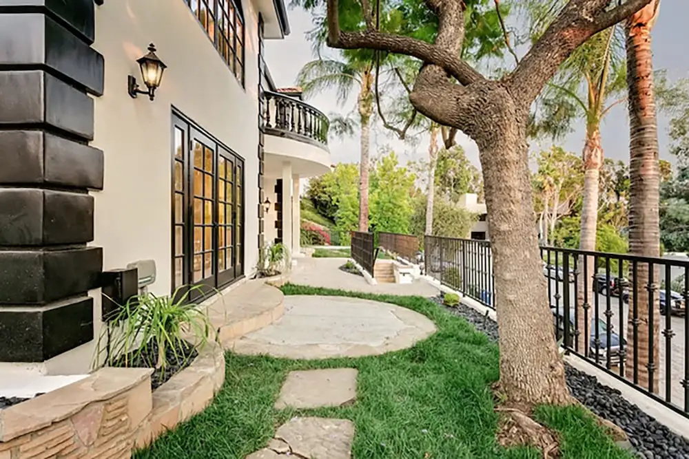 Beverly Glen Estate