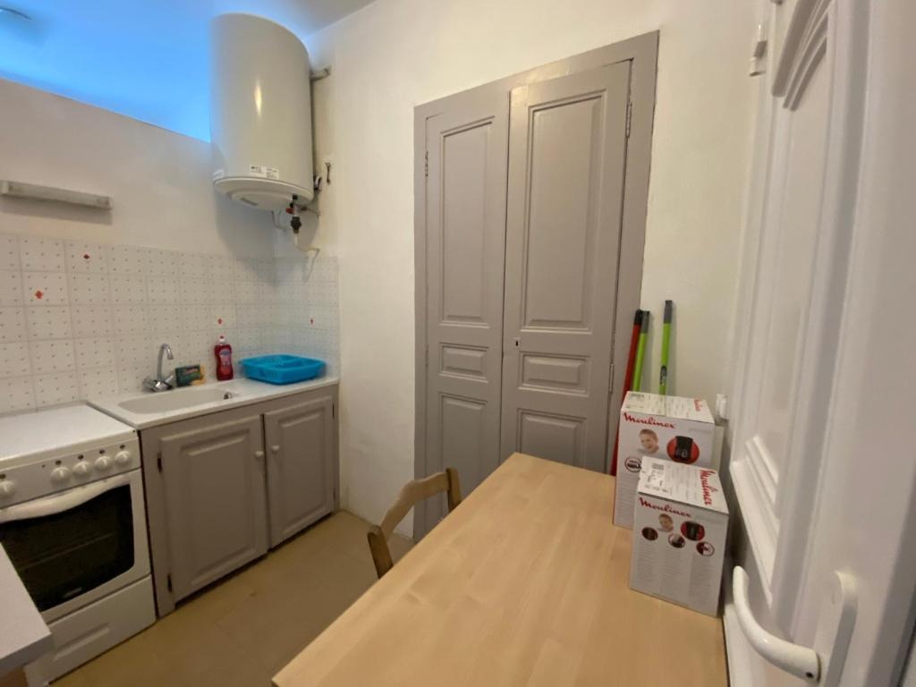 Charmant T1 plein centre Corte au 13 cours paoli wifi gratuit calme lumineux