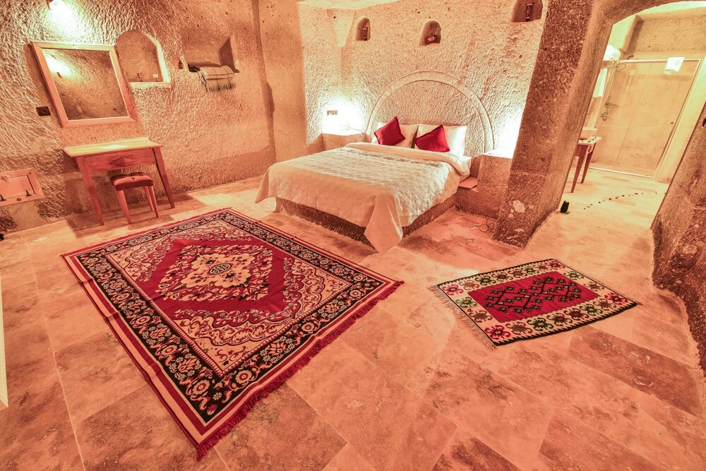 Mosaic Cave Hotel