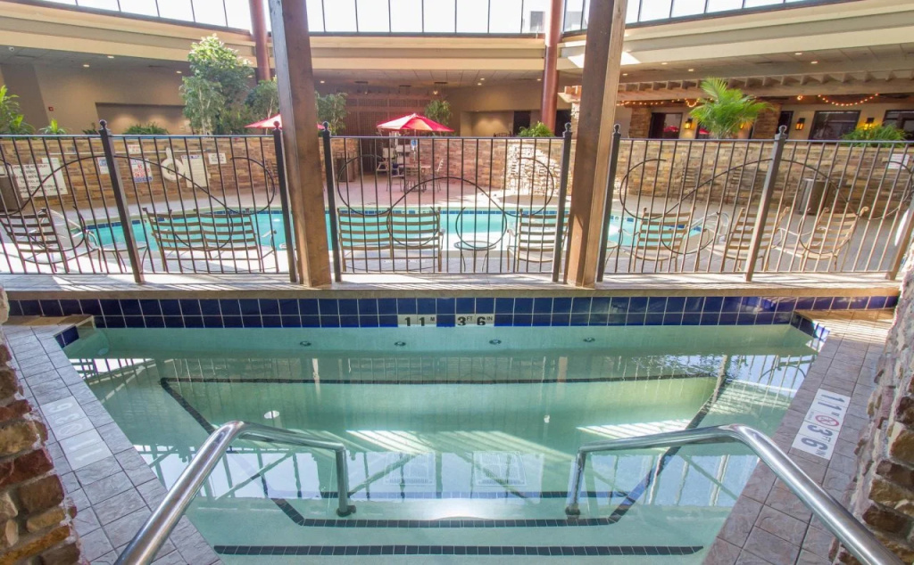 Holiday Inn Bloomington Airport South Mall Area by IHG