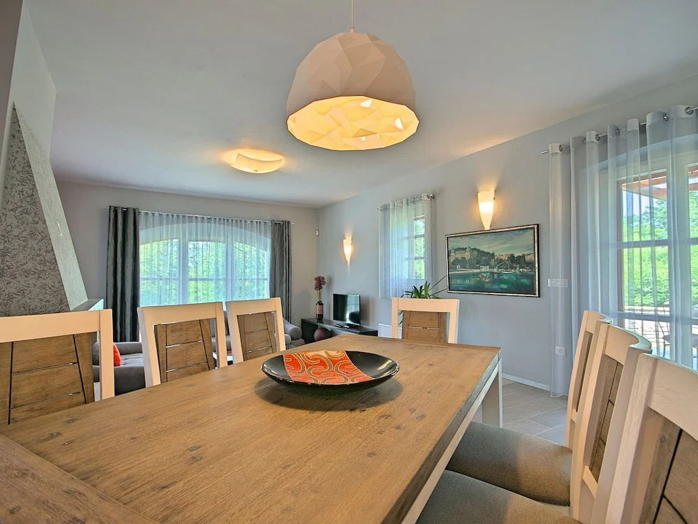 Beautiful Child-friendly Villa With Private Pool in Porec