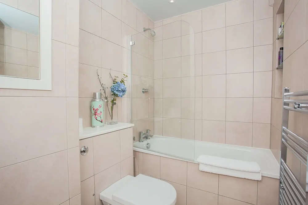 2 Bedroom Flat Near Portobello With Garden