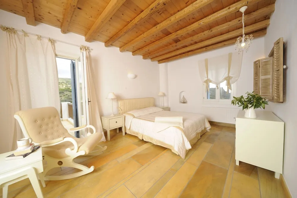 Dreamy Villa With Pool & Sea View in Andros, 4 Bedrooms