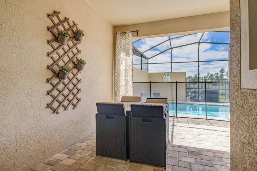 Solaras Finest!! 4 Bed 4 Bath Private Pool 1041 4 Bedroom Townhouse