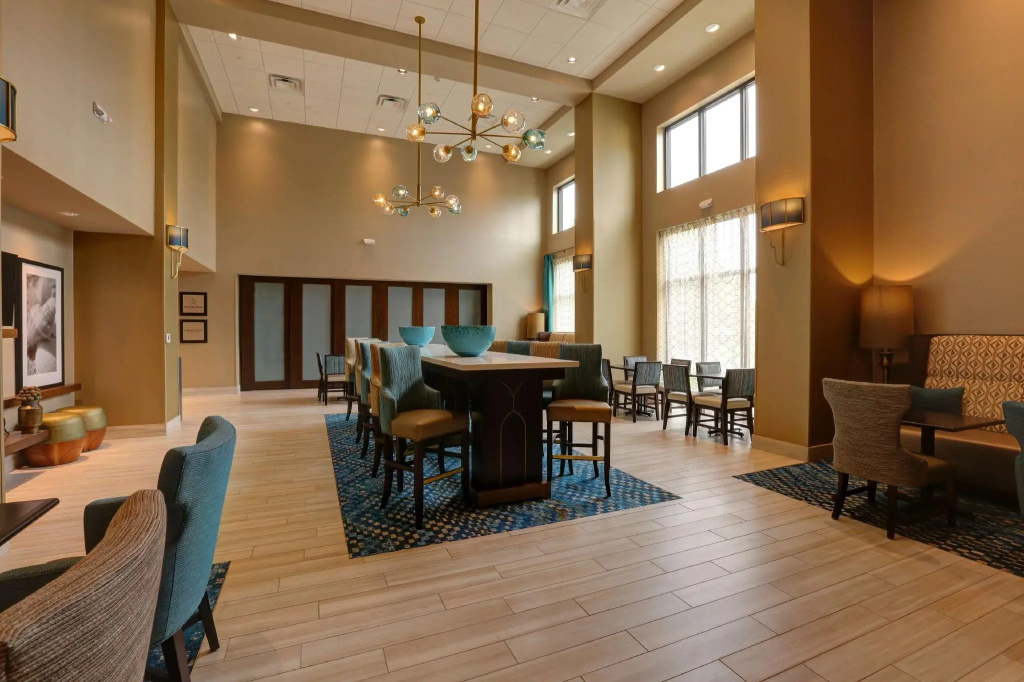 Hampton Inn & Suites by Hilton Tampa Busch Gardens Area
