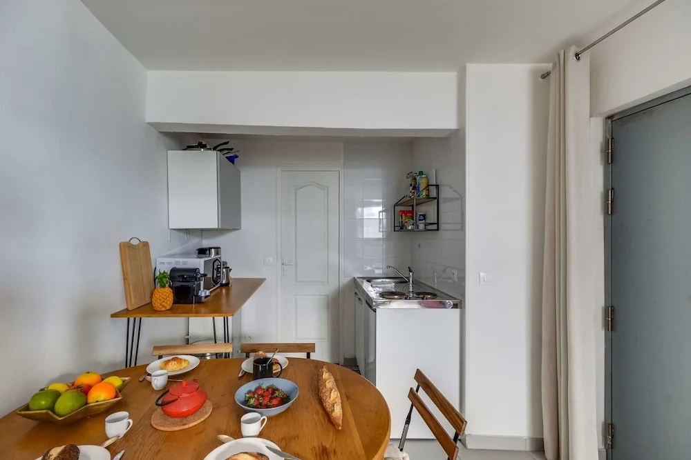Charming Flat - 6 Mins to Gare Du Nord Metro