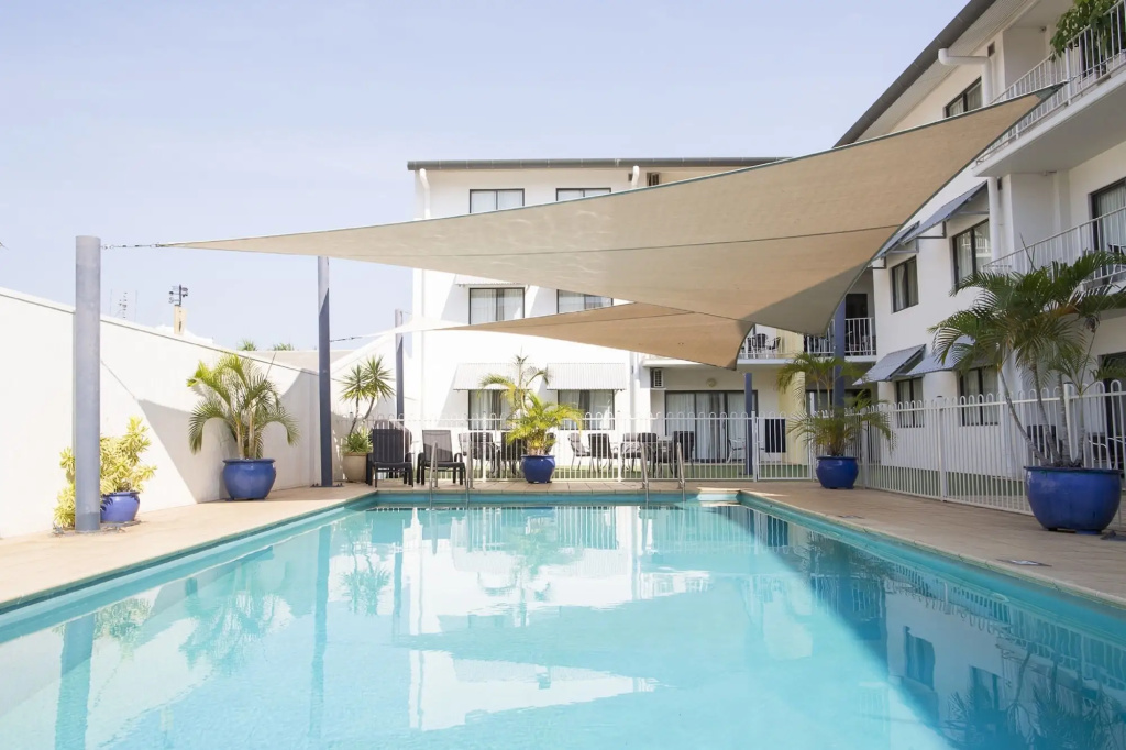 Metro Advance Apartments & Hotel