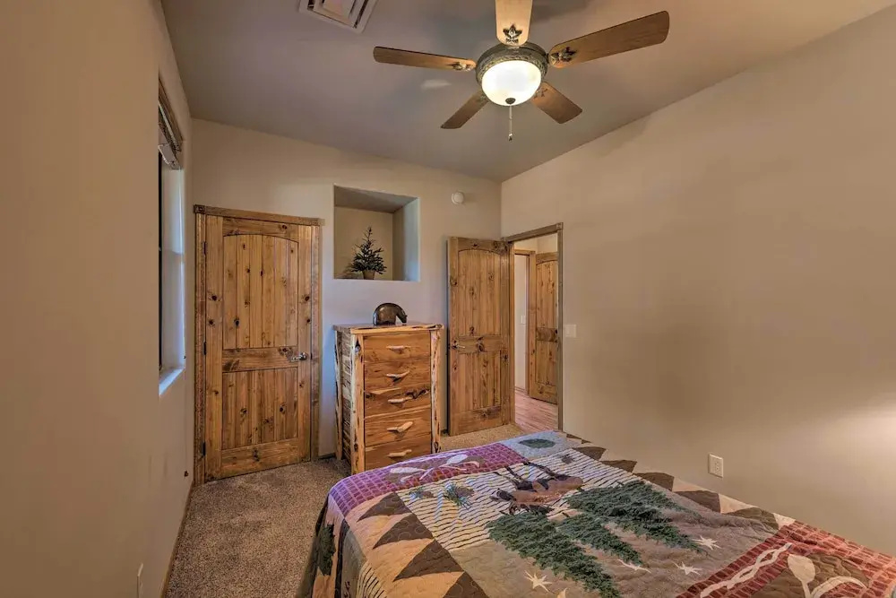 Spacious & Lovely Getaway w/ Deck in Show Low!