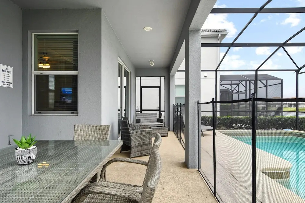 Lakeview 6BR Cozy Home Pool/spa,steps to Waterpark