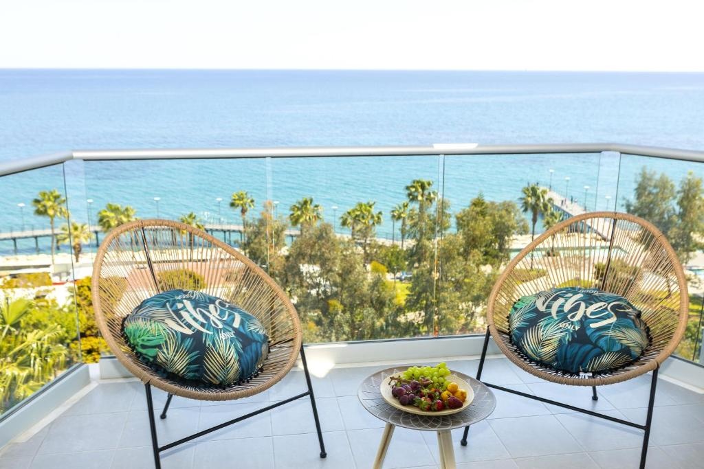 Lovely 3-bedroom apartment in Prokymea court