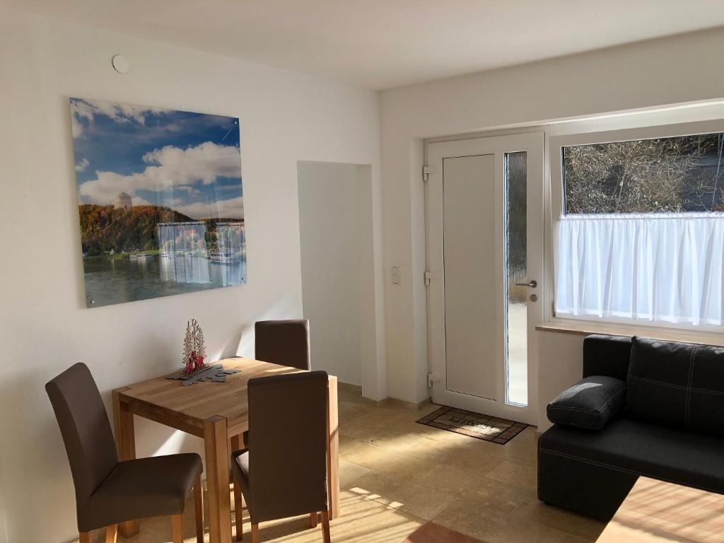 Ferienwohnung und Zimmer zum Donaublick