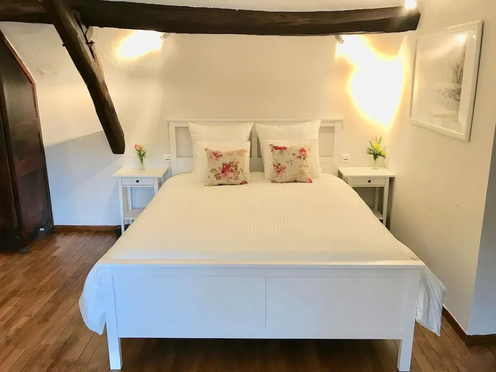 Sans Souci Bed and Breakfast with Luxe Heated Pool