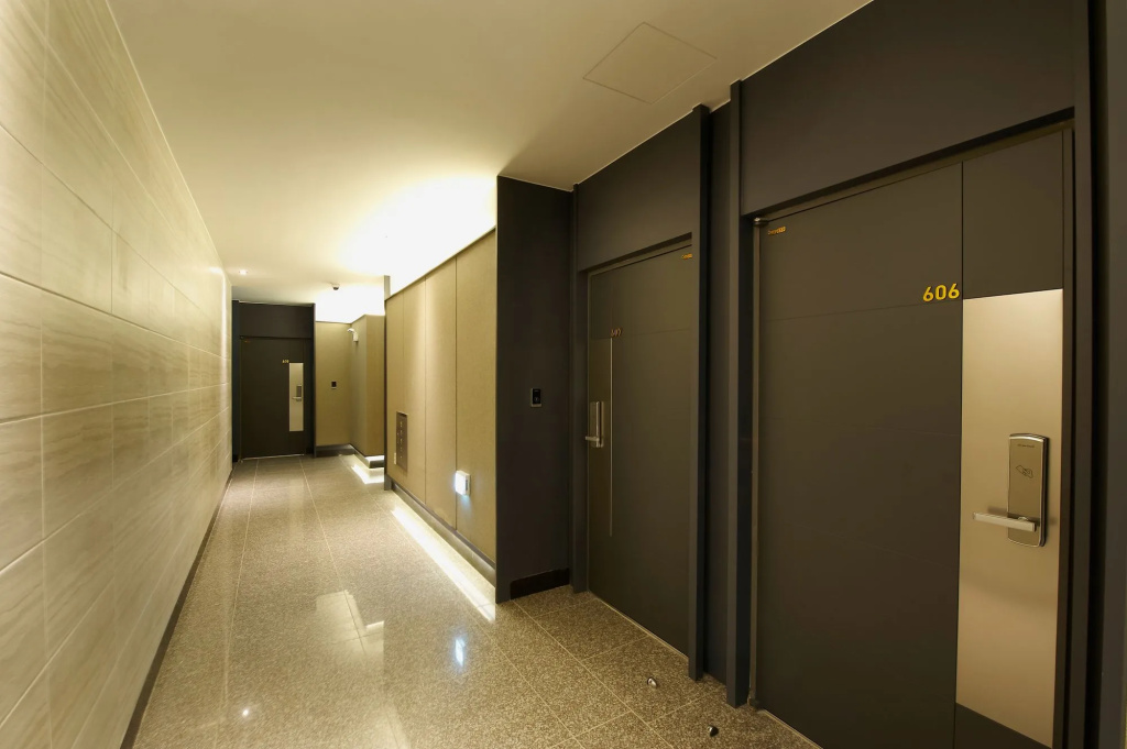 Hotel B
