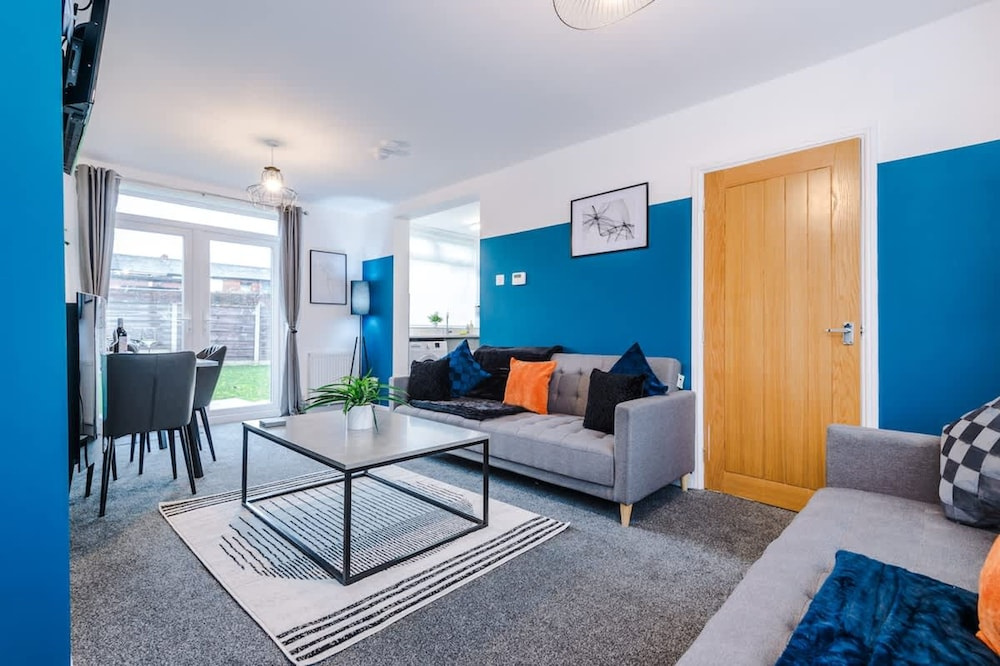 Spacious 3-bed Ideal for Long-term Business