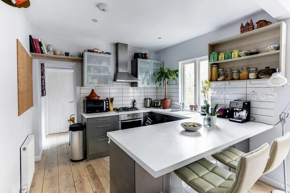 Bright 3 Bedroom Trendy Home by Hampstead