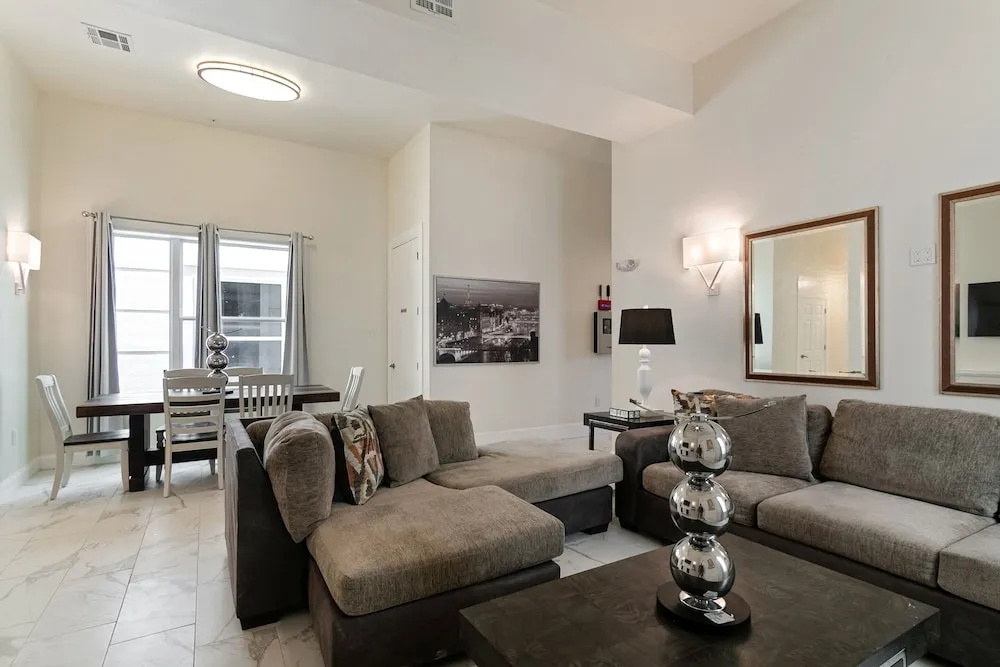 Stunning Condos Close to French Quarter