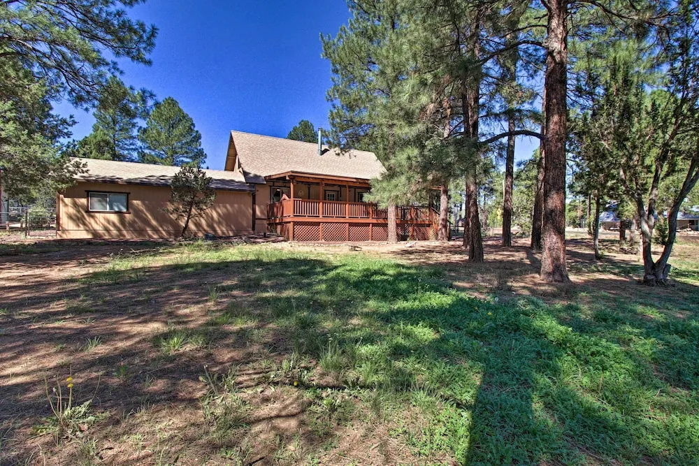 Large Deck, Grill: Pet-friendly Show Low Retreat!