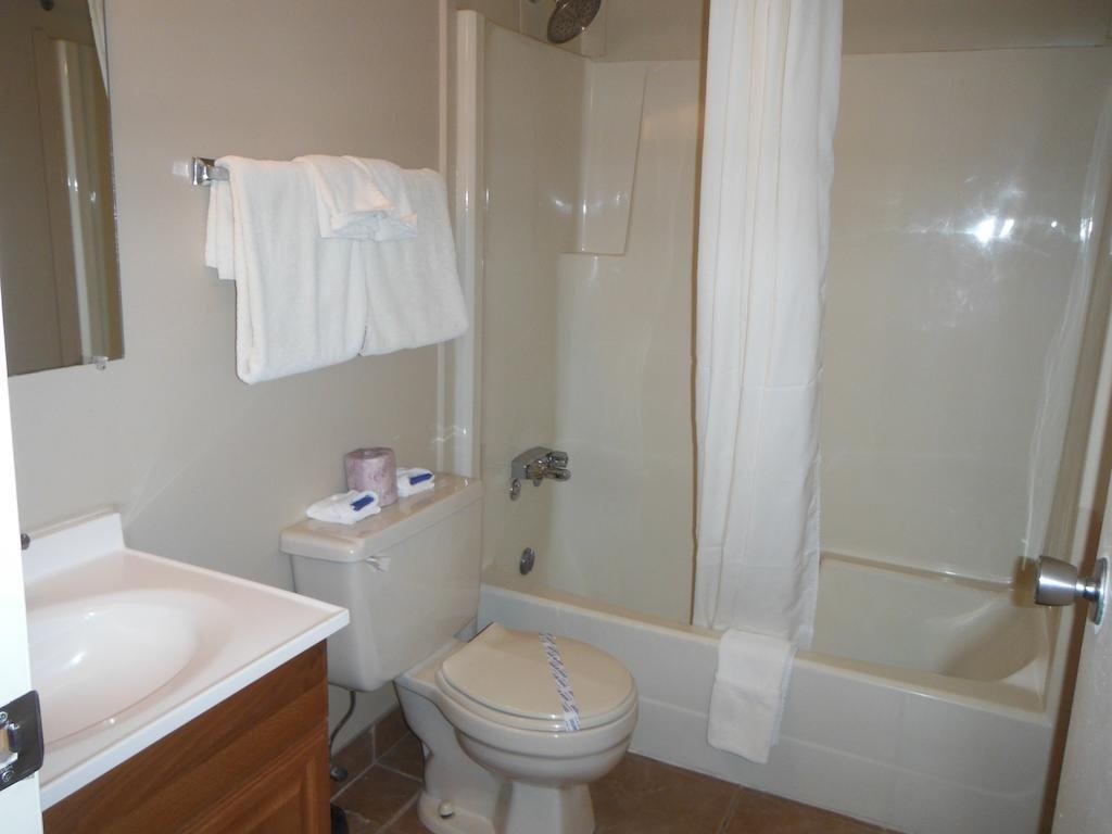 Tumbler Ridge Inn