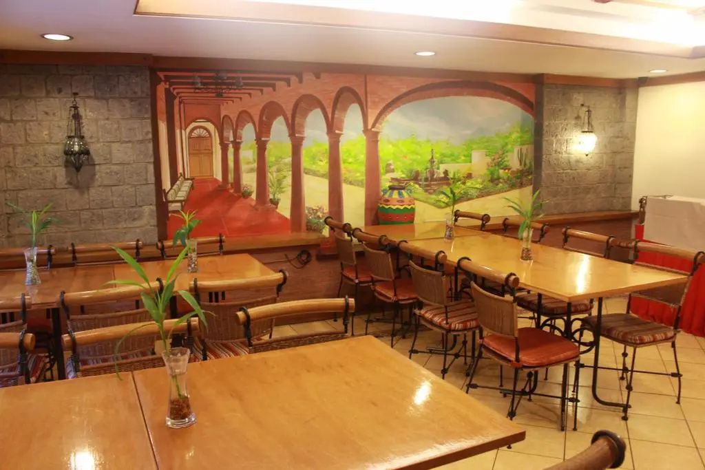 Pinoy Pamilya Hotel