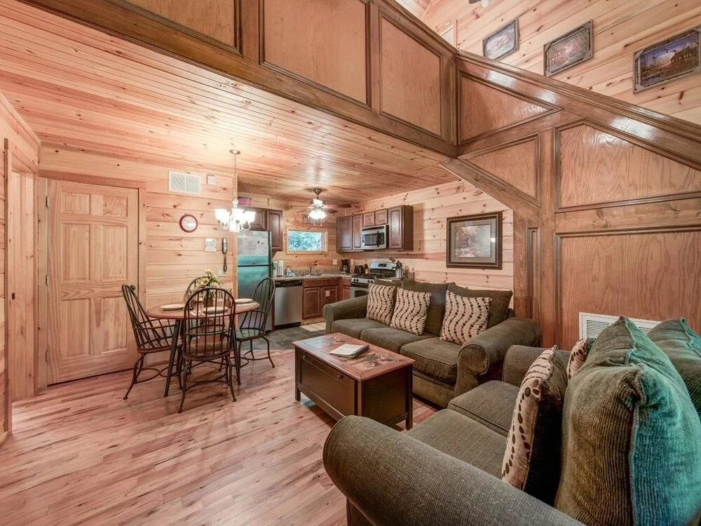 Simple Pleasures 1 Bedroom Home with Hot Tub