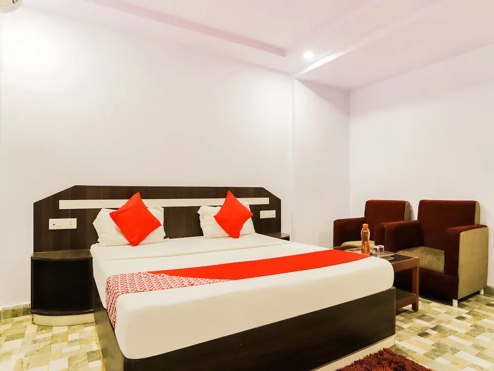 Oyo 47562 Amullya Residence