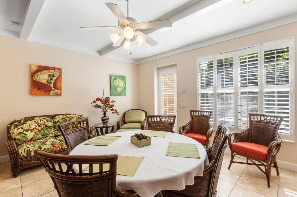 Siesta Avenida Townhome 5208