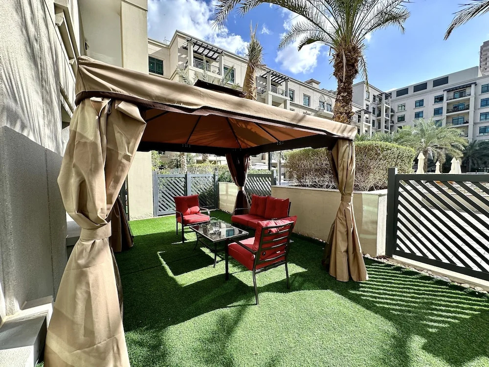 Lux BnB Travo Tower I Private Garden I Lake View