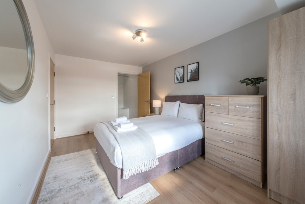 Modern 2 Bedroom Apartment Near Manchester Piccadilly