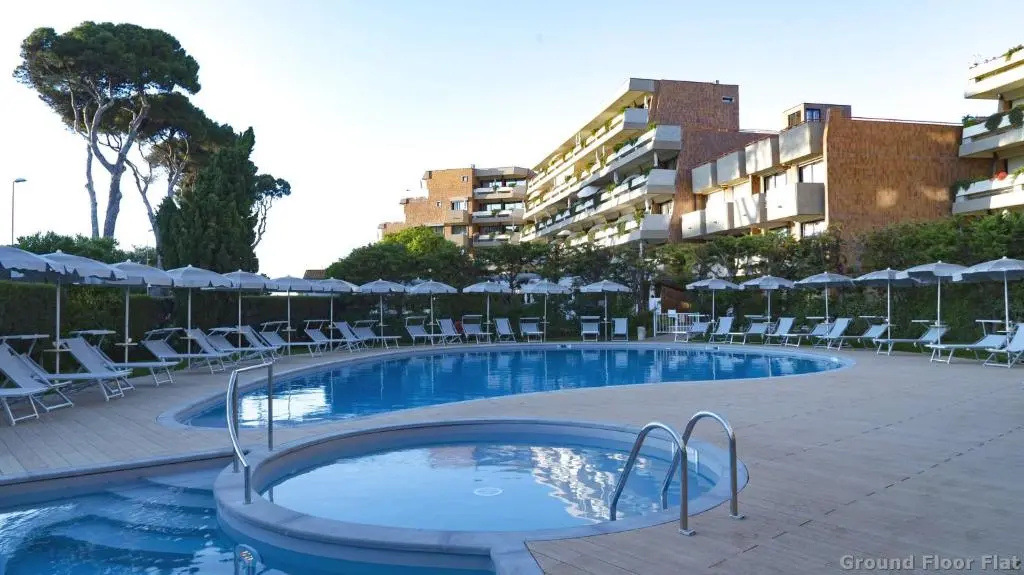 Suites Marilia Apartments Pool Side - Suite Livorno Holiday Home Group