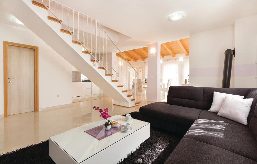 Stunning Home In Rovinjsko Selo