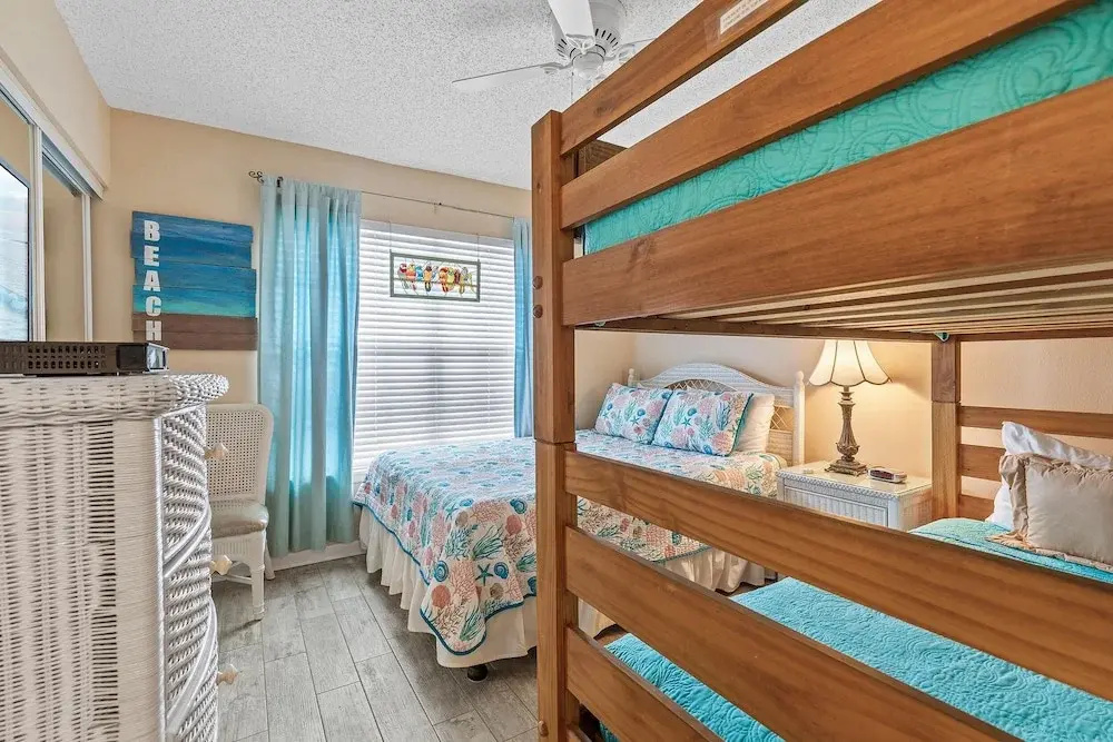 Colony Beach Club 220