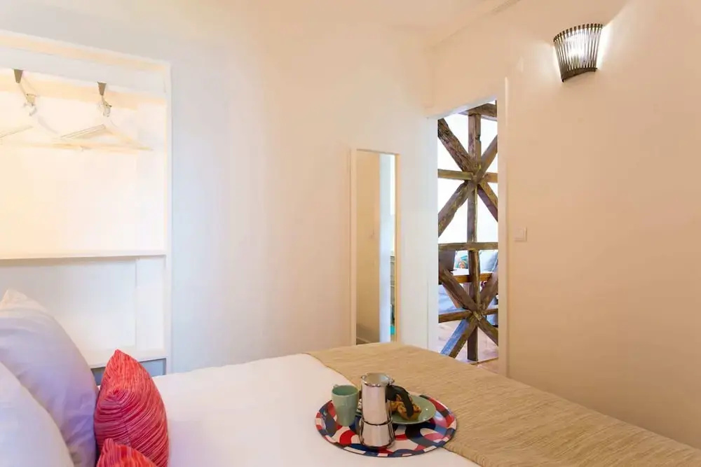 Sunlit Photographers 1bedroom Apartment in Alcântara