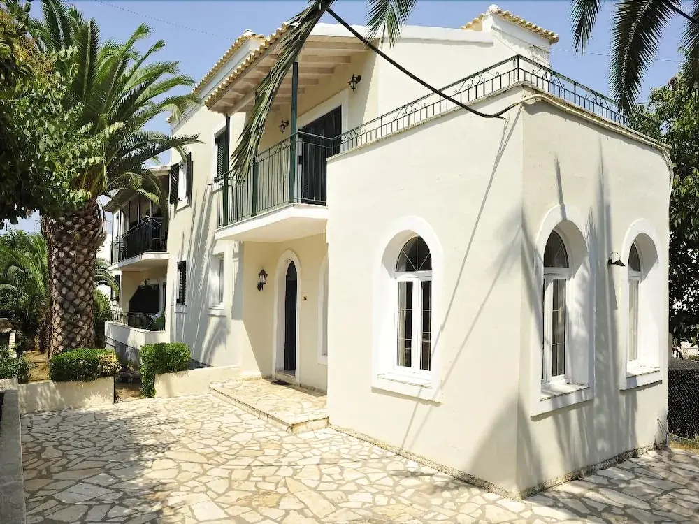 Ariti Apartments