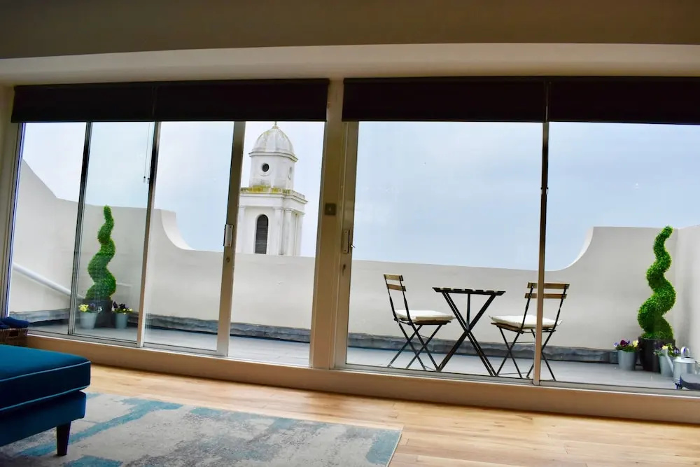 Three Bedroom Penthouse in Brighton