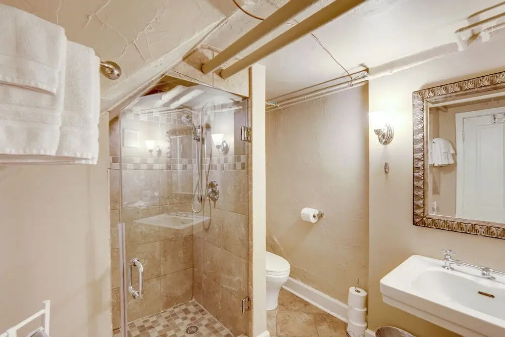 Yard & Grill: Centrally Located Denver Retreat!