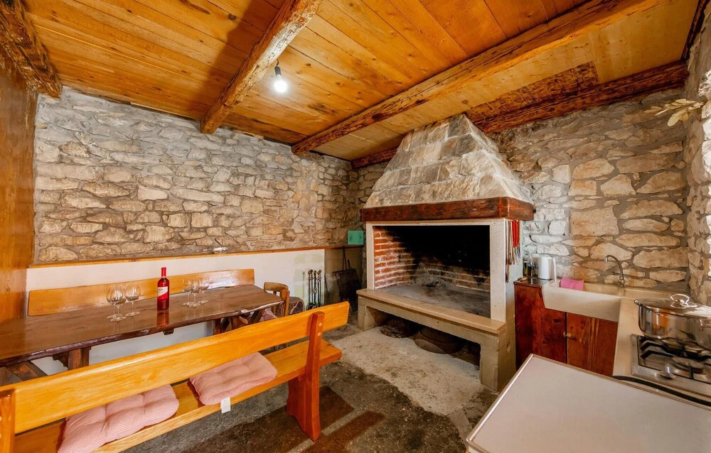 Cozy Home In Seget Donji