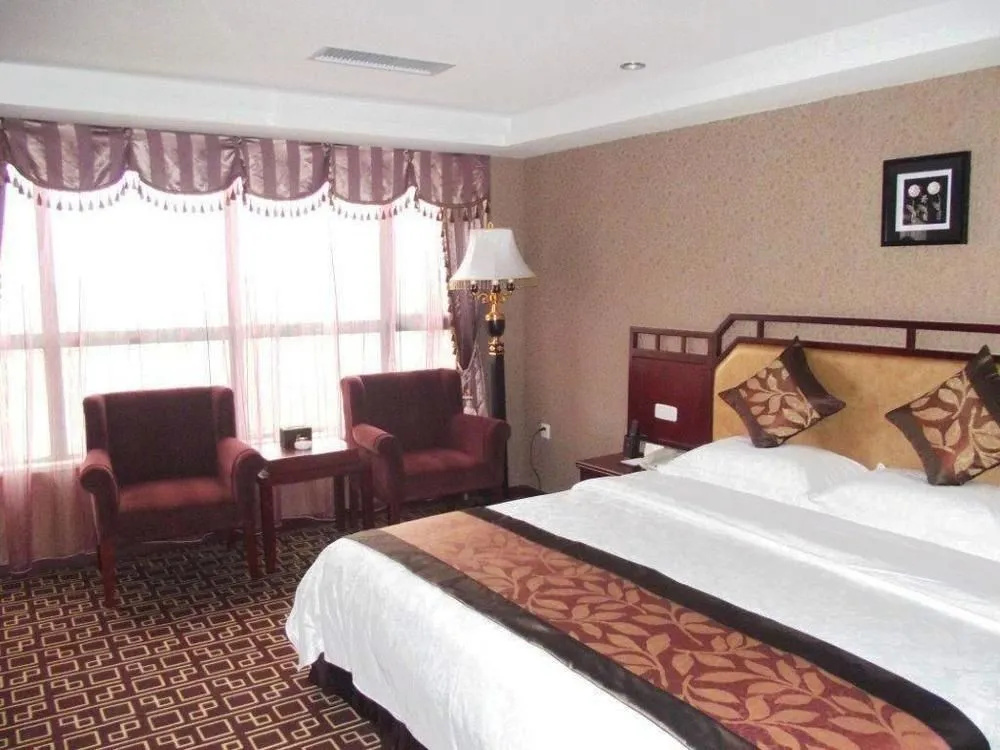 vienna hotel (HuaZhong Agricultural University in South Lake Store)