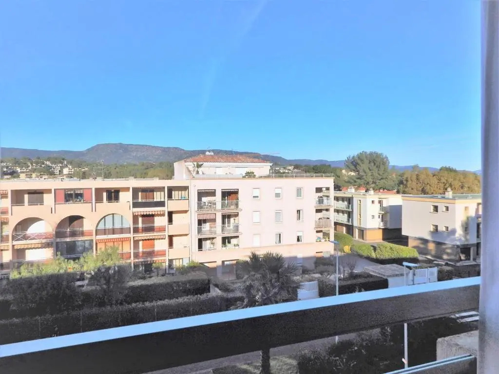 Appartement Bormes-les-Mimosas, 2 pièces, 4 personnes - FR-1-251-4