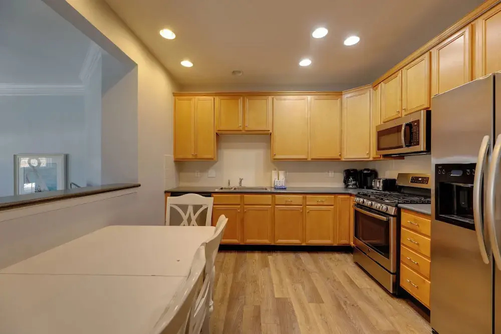 Game Room & Community Perks! Ocean View Retreat