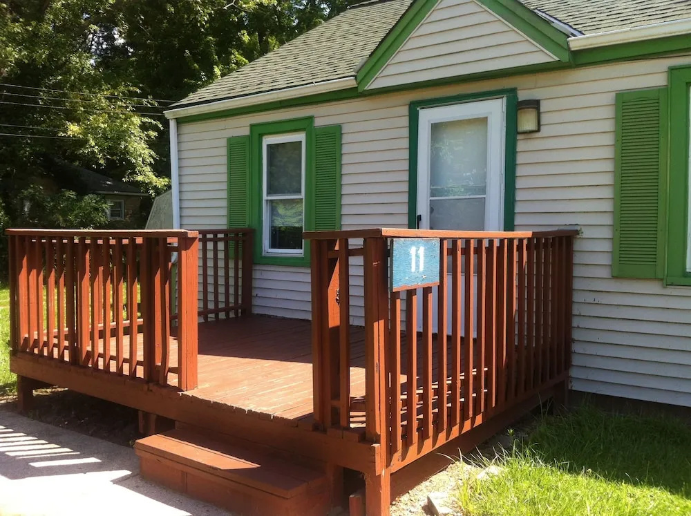 Green Crest Motel