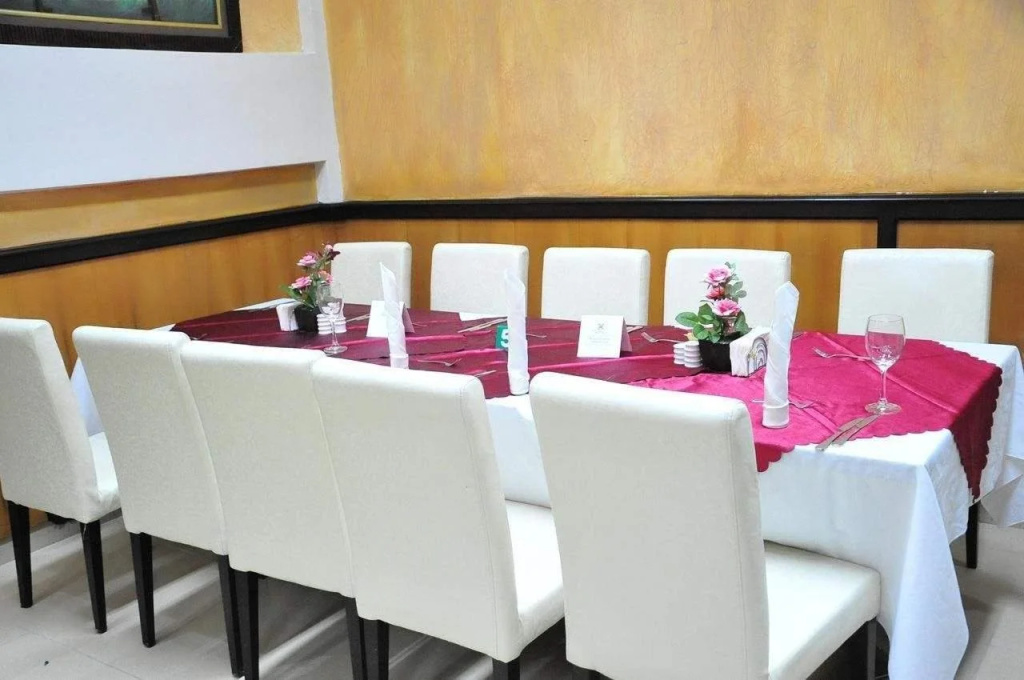 Airport West Hotel