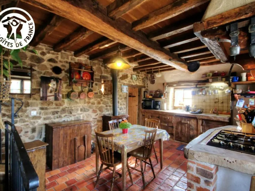 Gîte charmant avec poêle à bois, animaux acceptés - FR-1-496-137