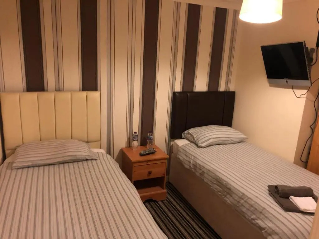 Saracen Head Hotel