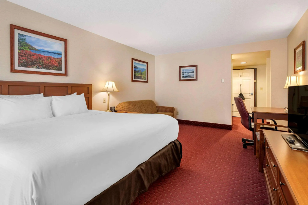 Comfort Inn & Suites Lake George