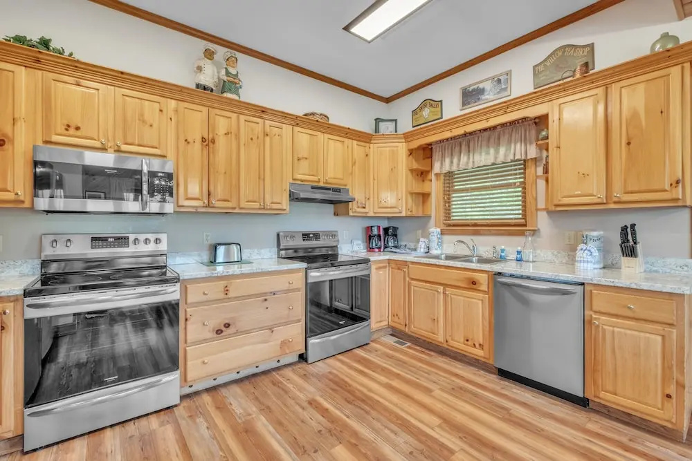 Heavenly Views - Amazing Mountain Views 8 Bedroom Cabin by Heavenly Views Resort